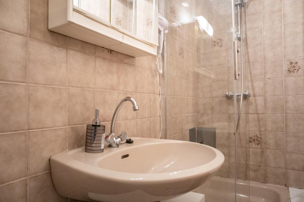 Roomy 2Br Apt. Near Akh -Perfect For Longstays 维也纳 外观 照片